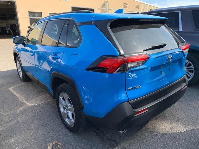 2019 Toyota RAV4 XLE photo 4