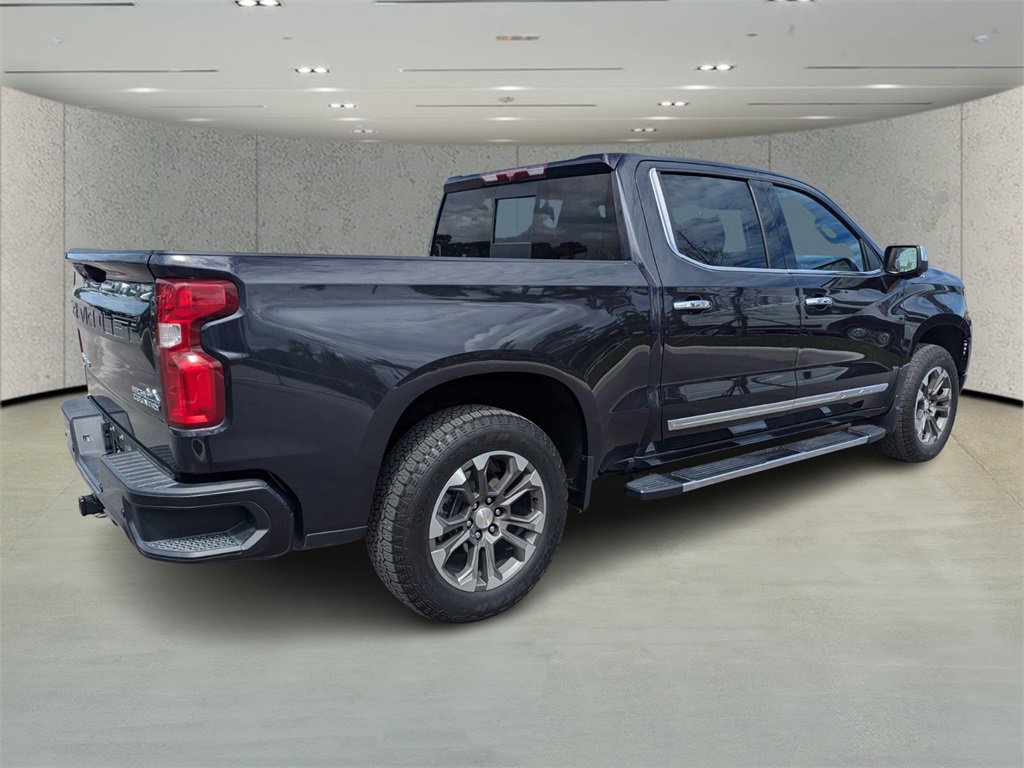 2023 Chevrolet Silverado 1500 High Country photo 3