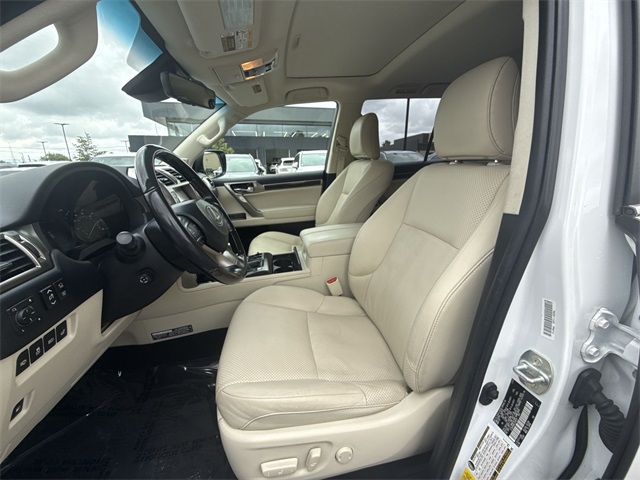 2020 Lexus GX 460 Luxury photo 11