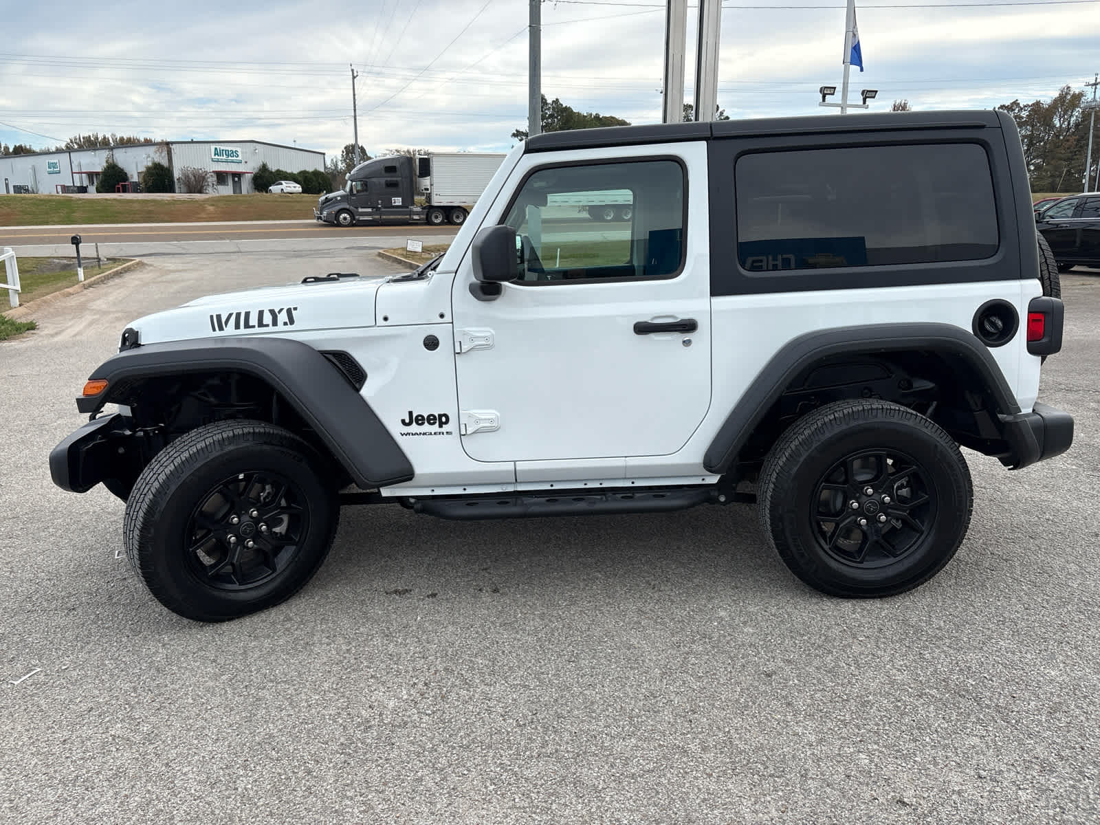 2025 Jeep Wrangler Willys photo 3
