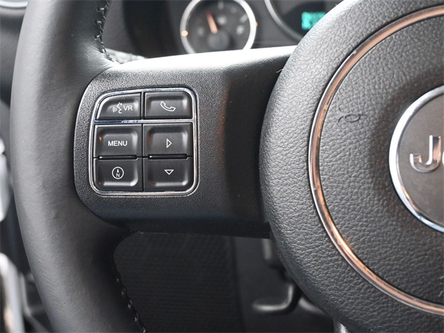 2014 Jeep Wrangler Unlimited Rubicon photo 20