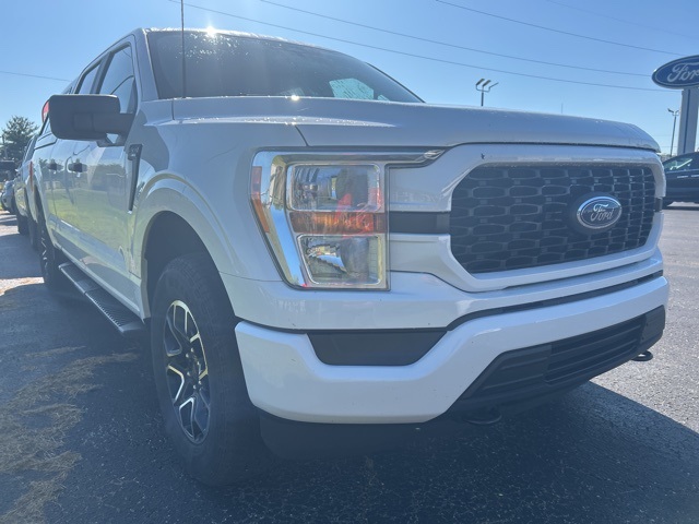 2022 Ford F-150 XL photo 2