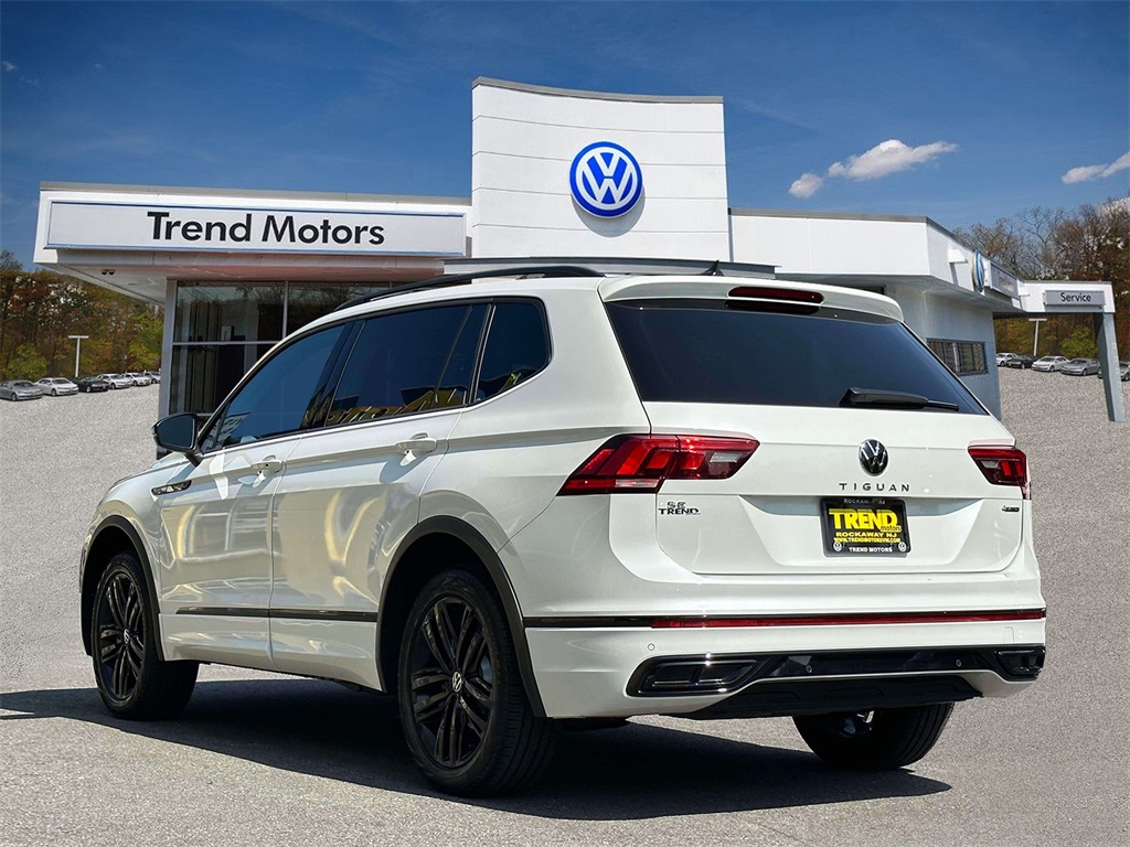 2022 Volkswagen Tiguan SE R-Line Black photo 2