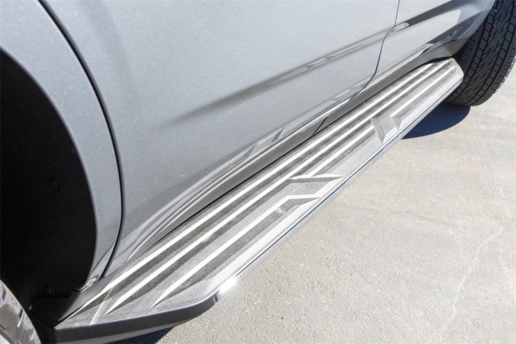 2026 Chevrolet Tahoe Premier photo 4