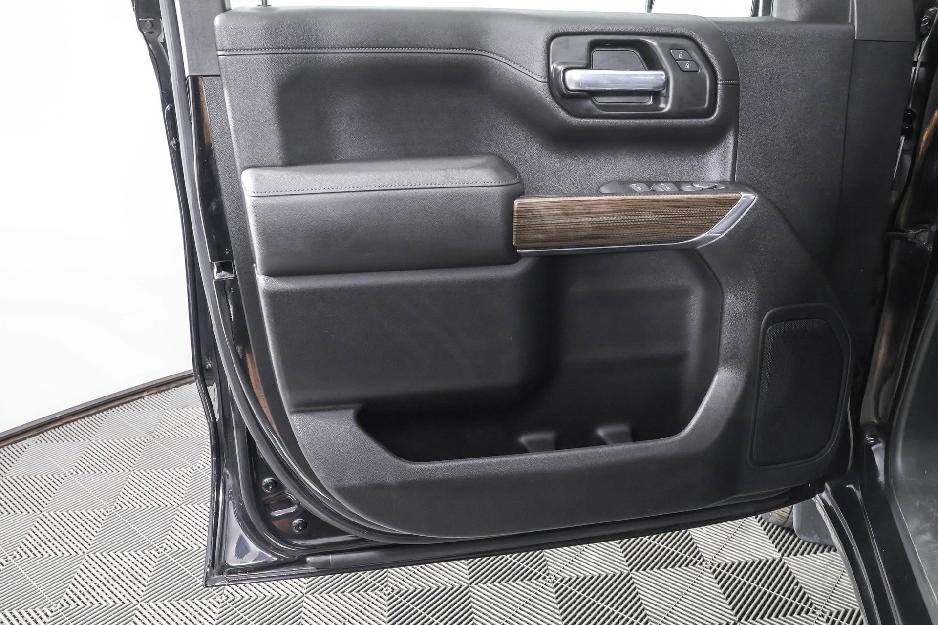 2021 Chevrolet Silverado 1500 LT photo 21