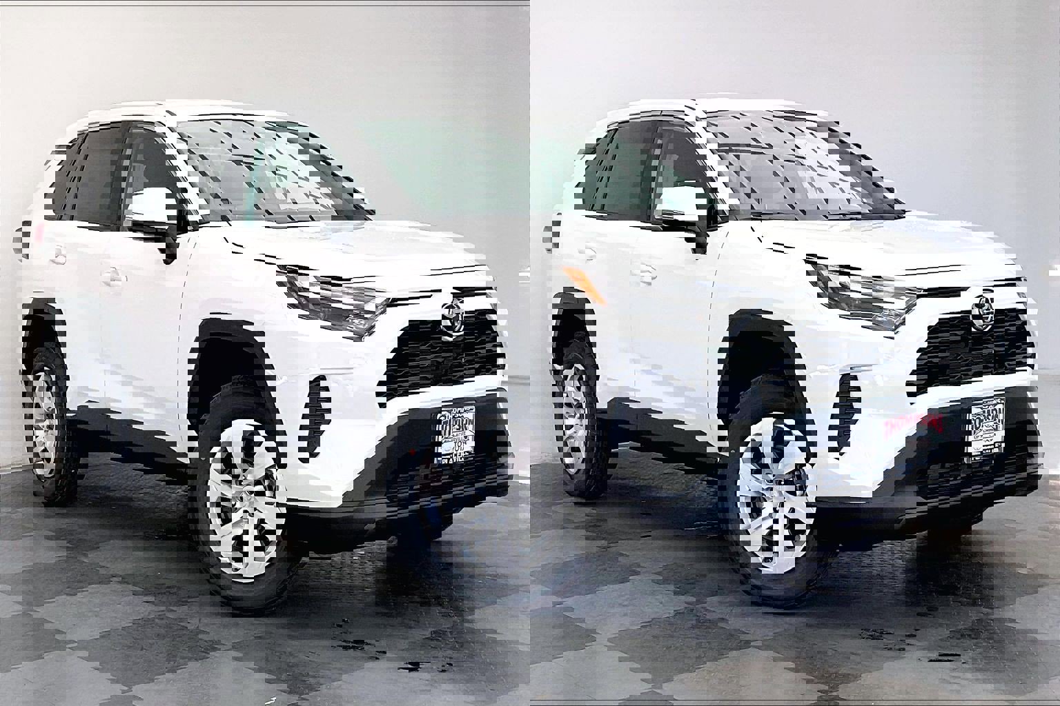 2025 Toyota RAV4 LE's photo