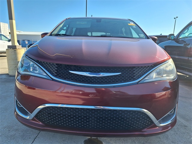2019 Chrysler Pacifica Touring Plus photo 2