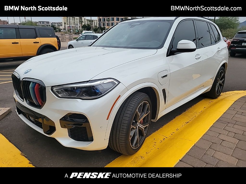 2022 BMW X5 45e's photo