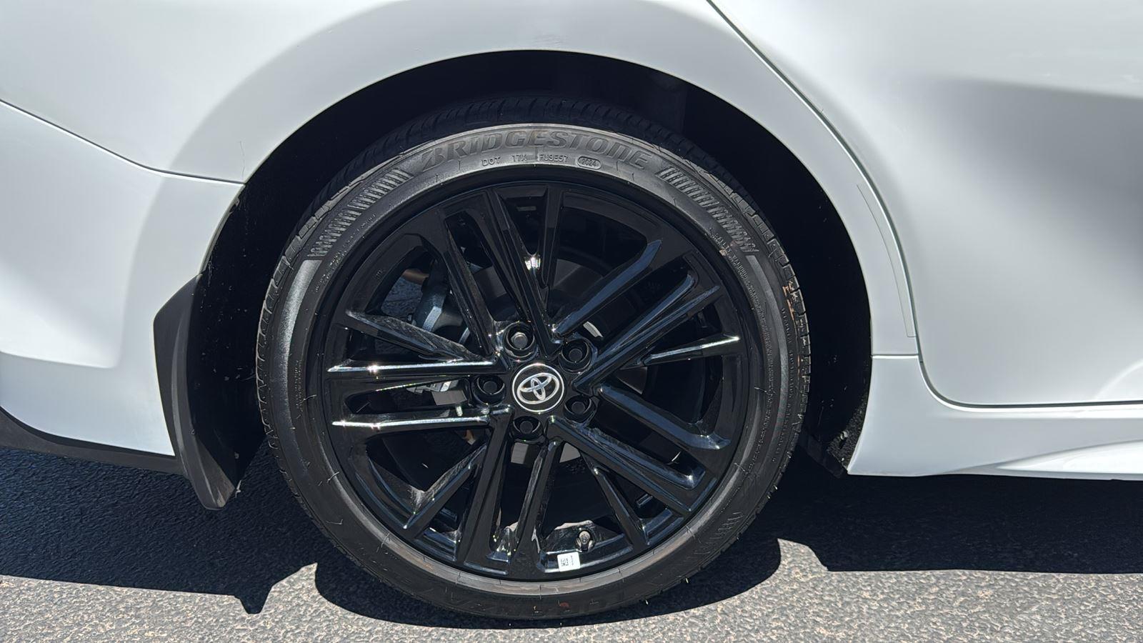 2025 Toyota Camry SE photo 9