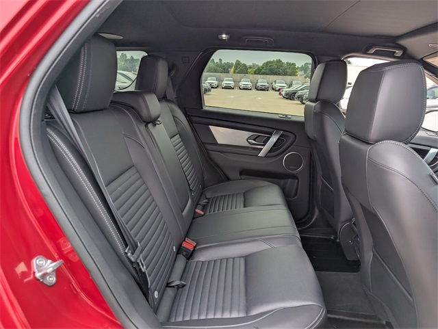 2024 Land Rover Discovery Sport SE photo 7