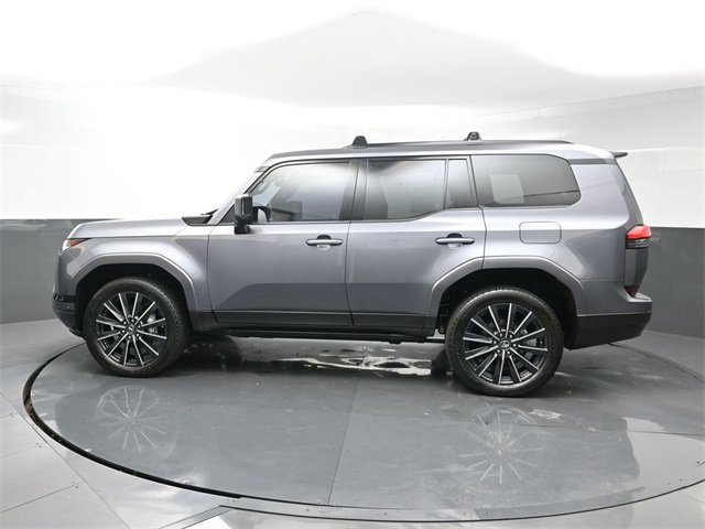 2024 Lexus GX 550 Luxury photo 3