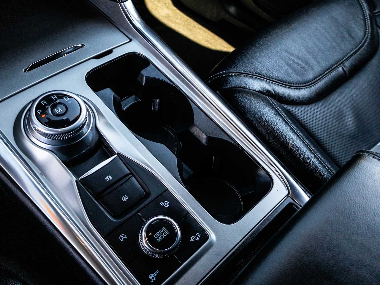 2020 Ford Explorer ST photo 23