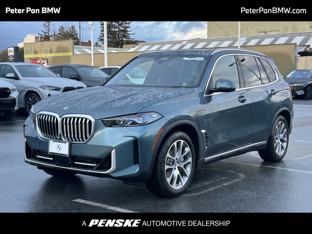 2026 BMW X5 50e's photo