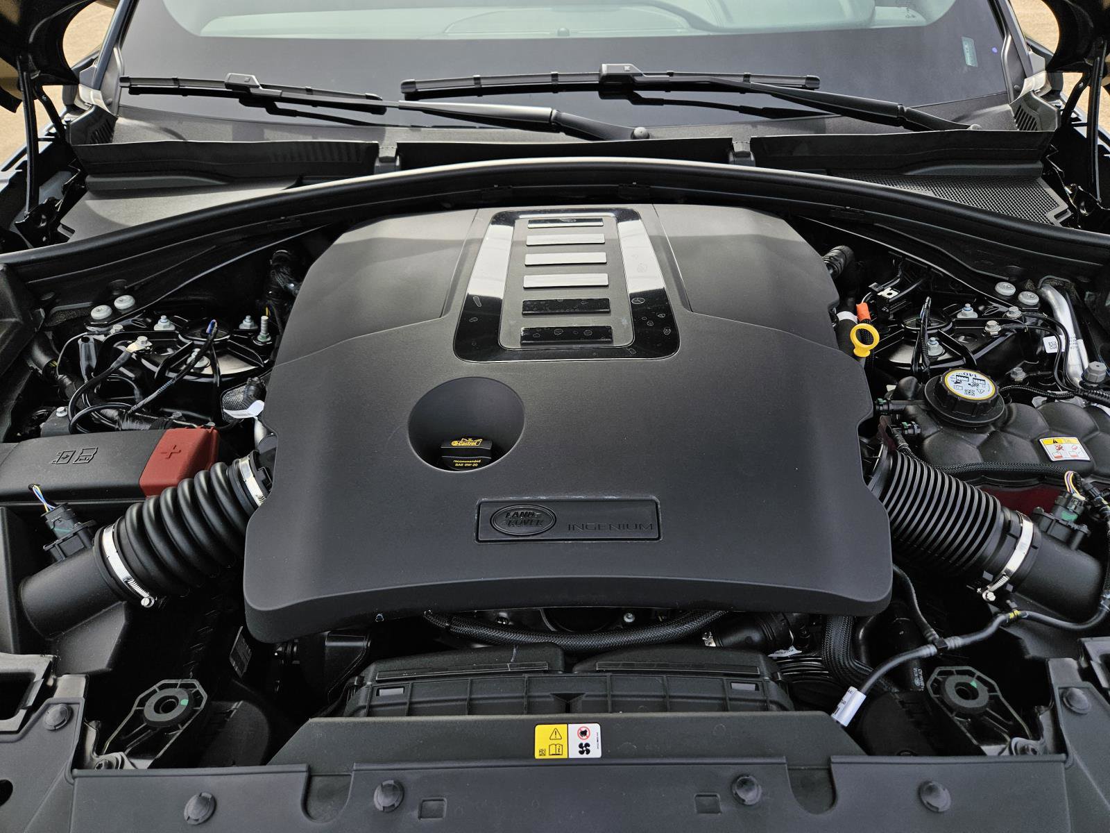2026 Land Rover Range Rover Velar SE photo 13