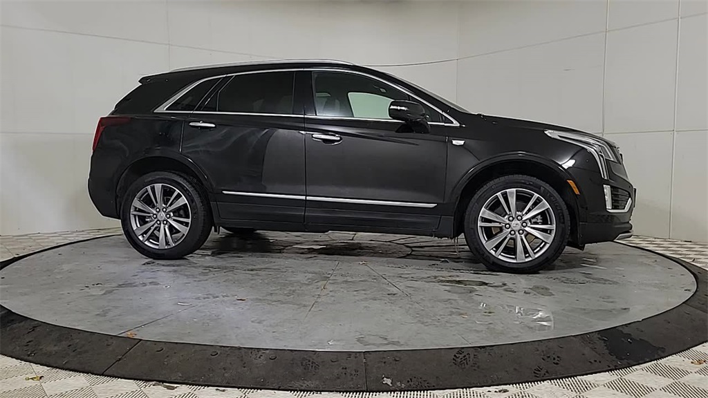 2025 CADILLAC XT5 - Image 9