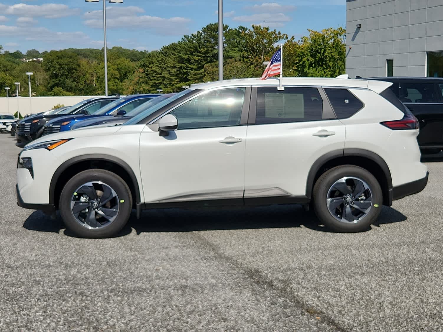 2026 Nissan Rogue SV photo 2