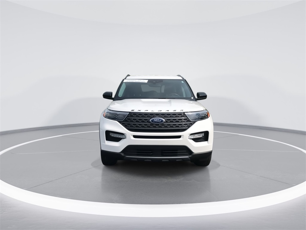 2023 Ford Explorer XLT photo 3
