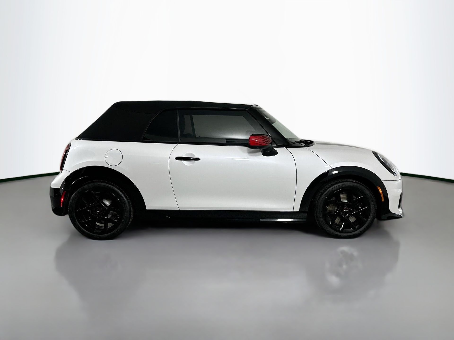 2026 Mini Cooper Convertible Iconic photo 4