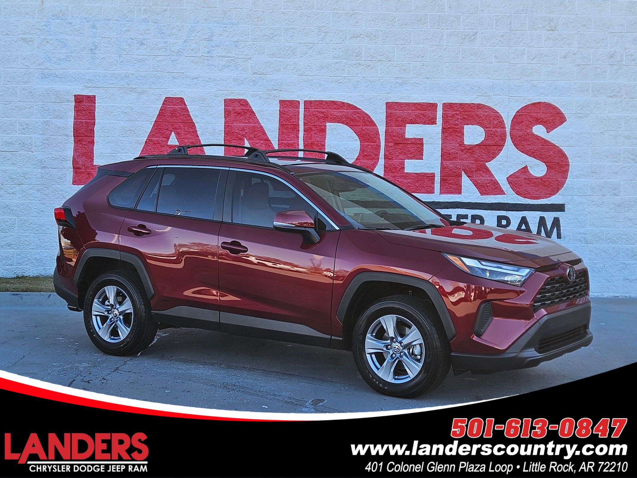 2025 Toyota RAV4 XLE's photo