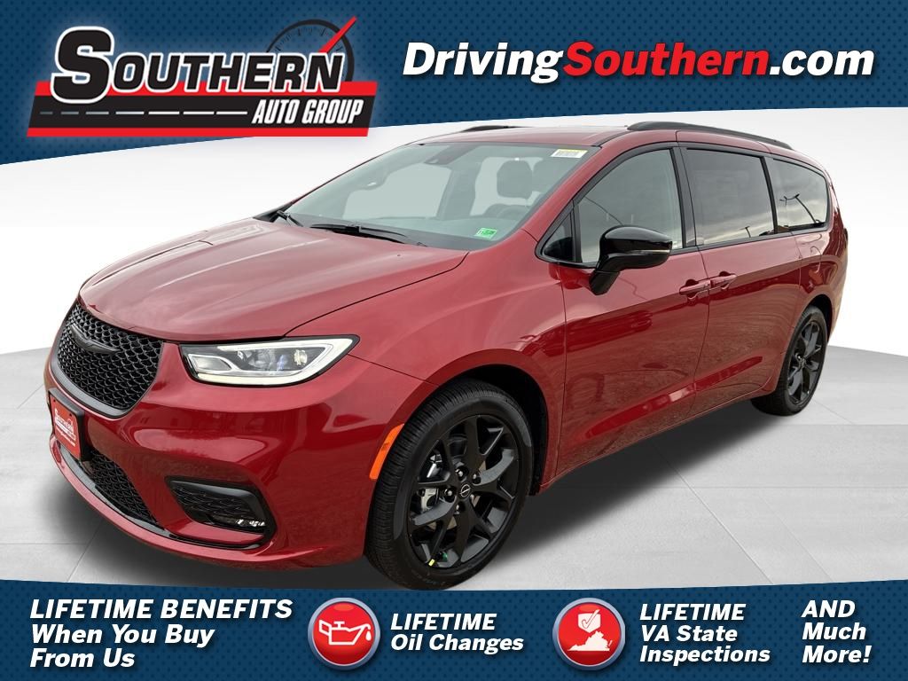 2026 Chrysler Pacifica Select's photo