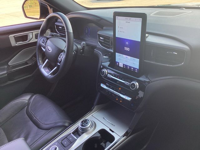 2022 Ford Explorer ST photo 17