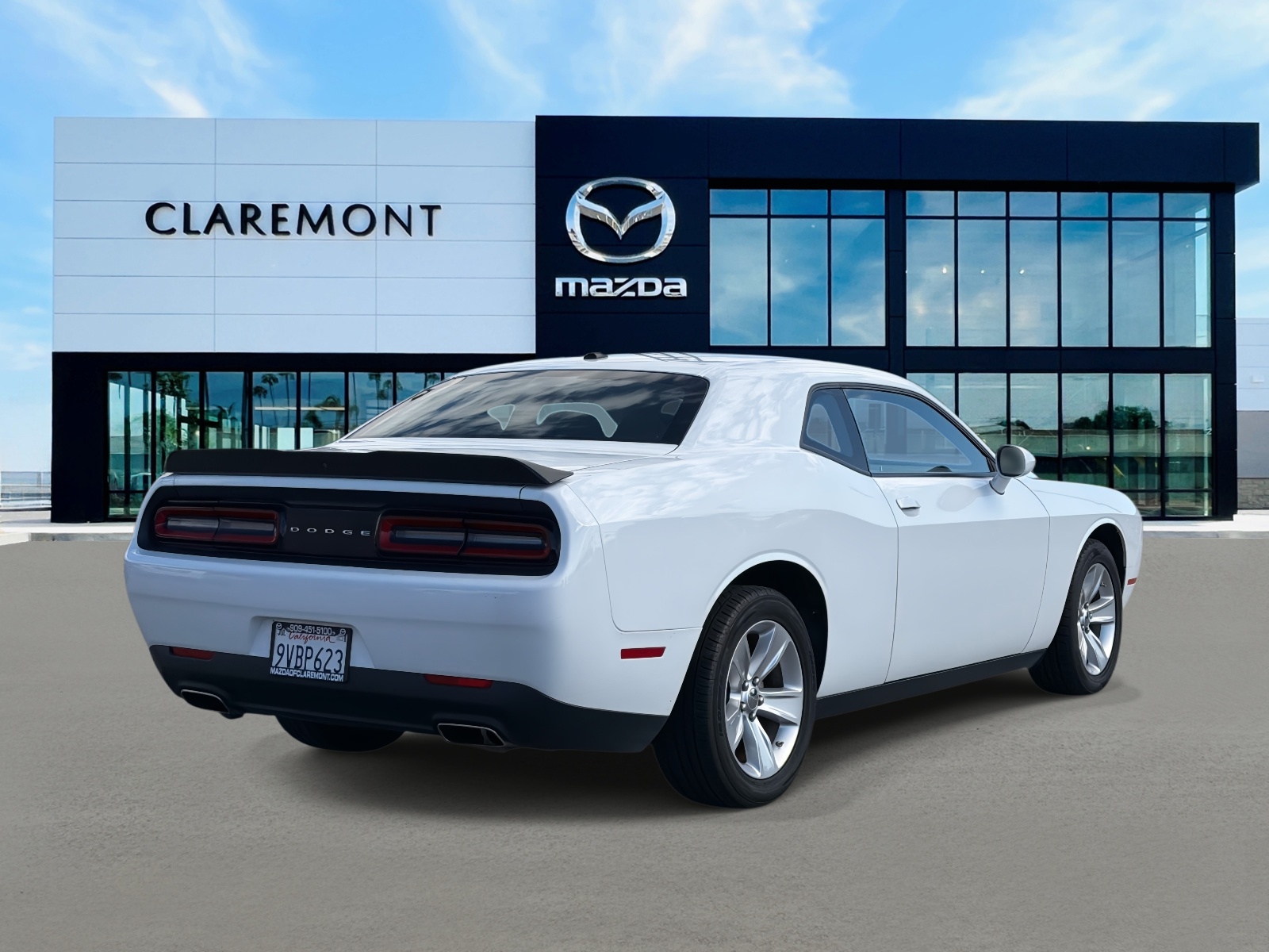 2023 Dodge Challenger SXT photo 4