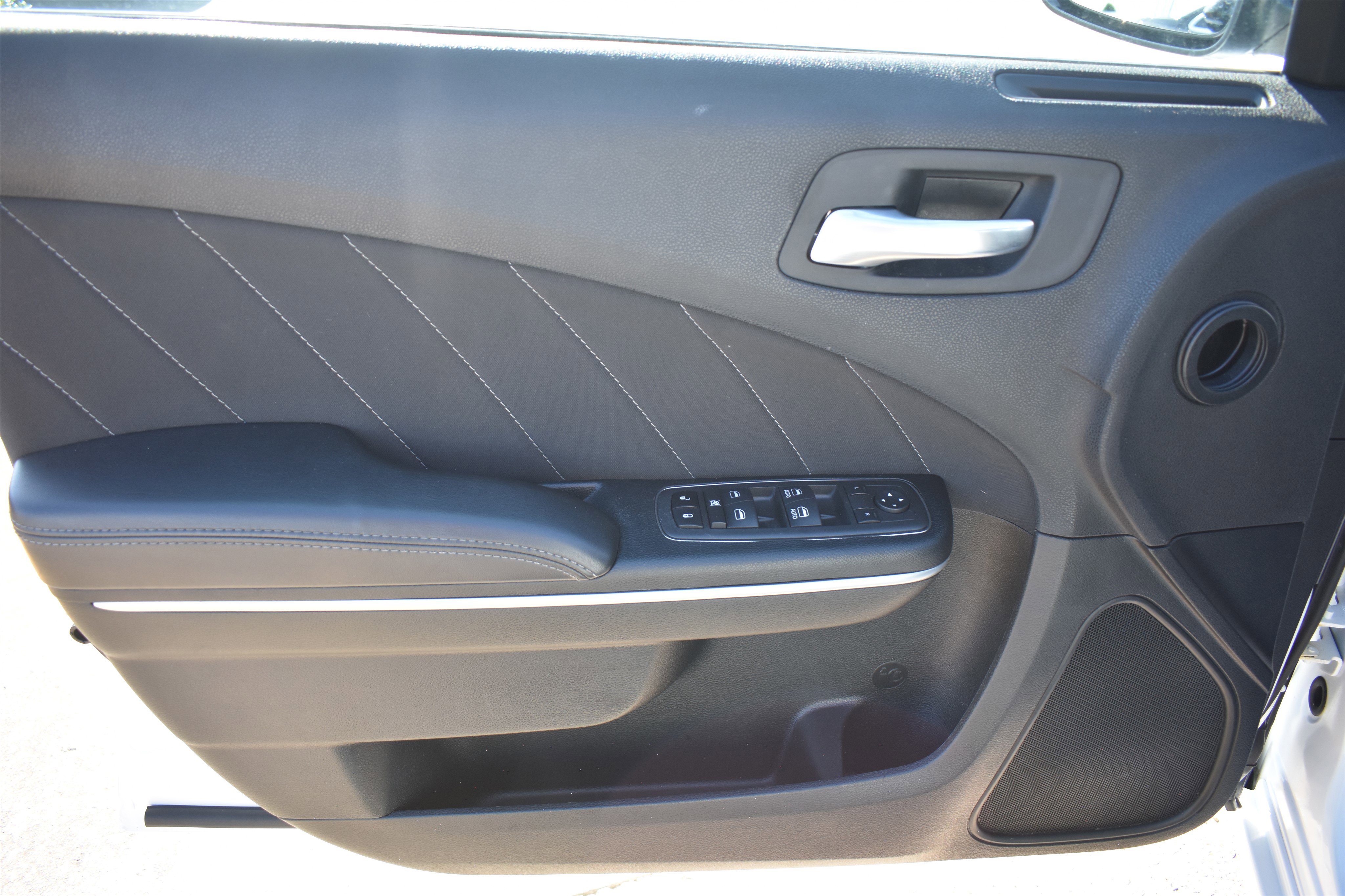 2022 Dodge Charger SXT photo 5