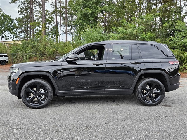 2025 Jeep Grand Cherokee Limited photo 4