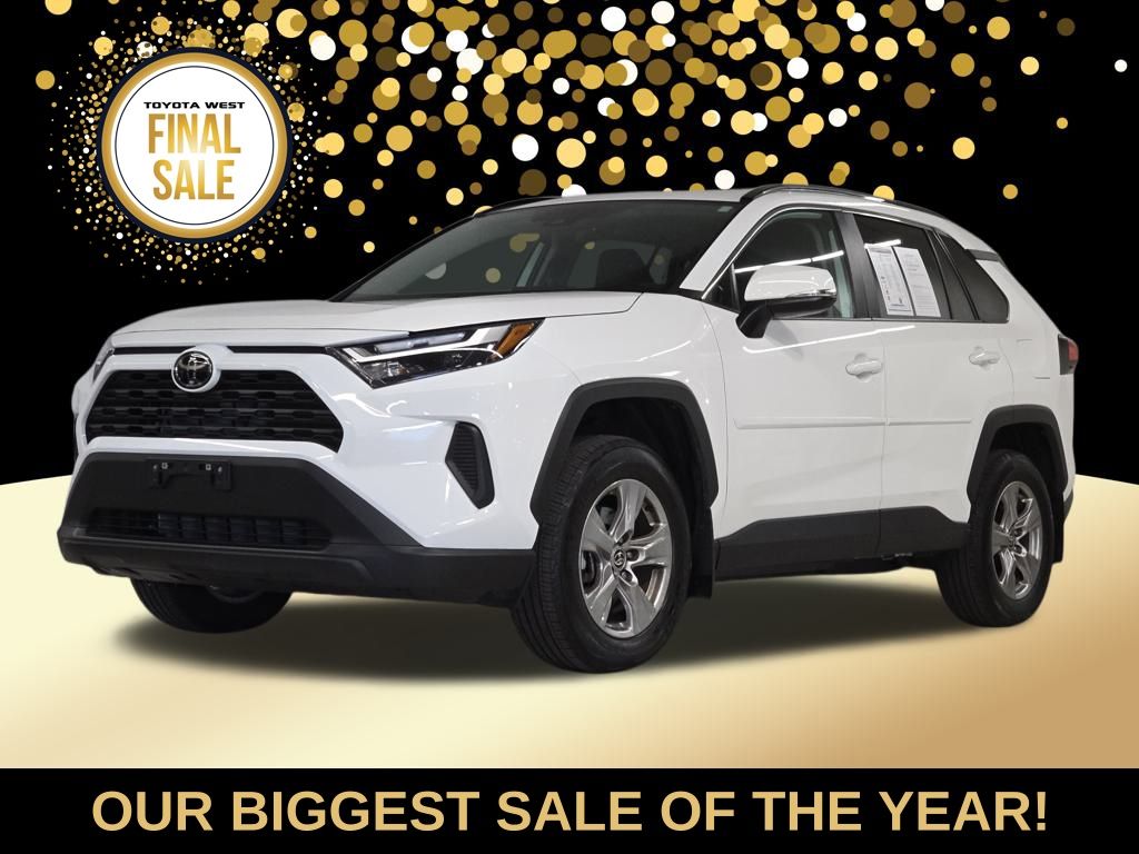 2024 Toyota RAV4 XLE's photo