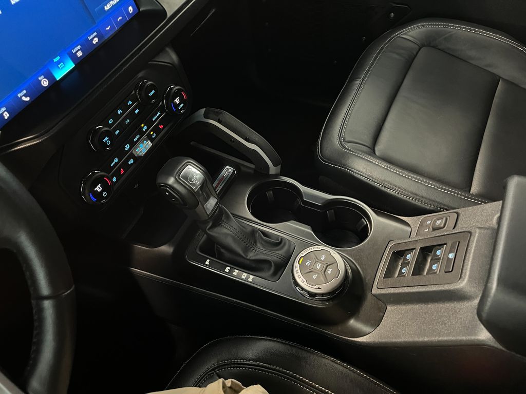 2021 Ford Bronco First Edition photo 26