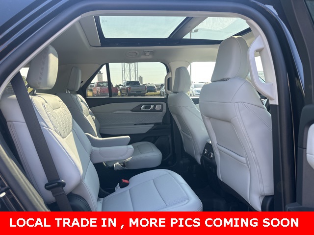 2025 Ford Explorer Platinum photo 8