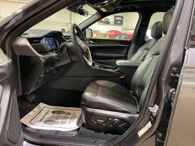 2025 Jeep Grand Cherokee Limited photo 36