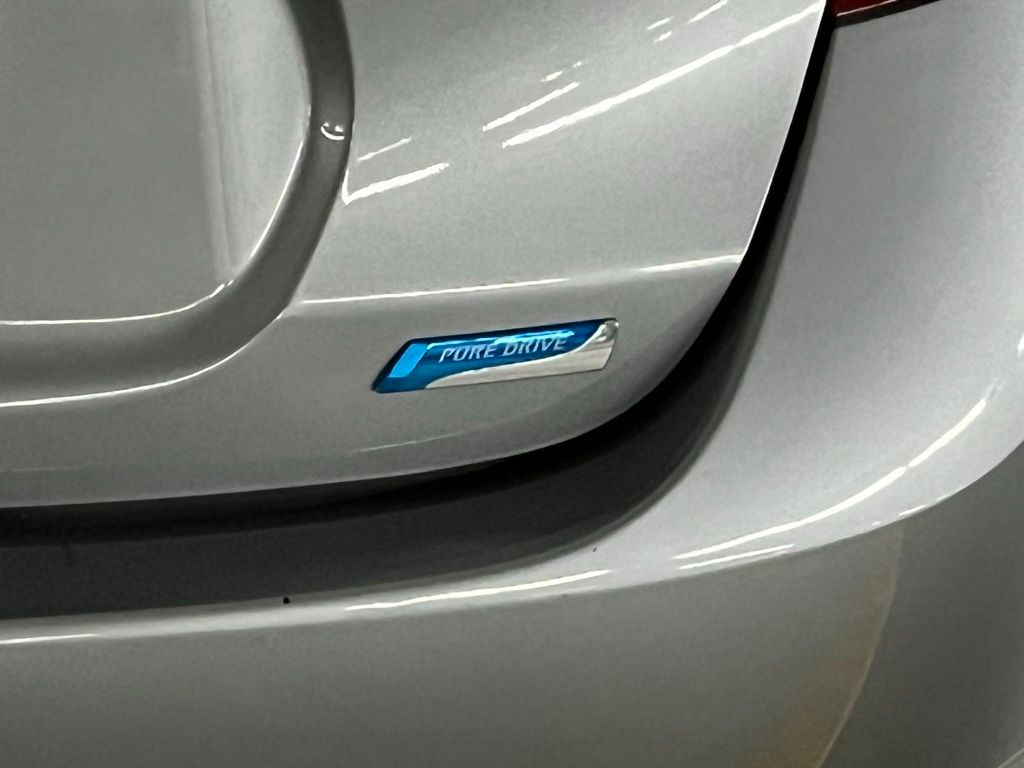2015 Nissan Versa Note SL photo 28