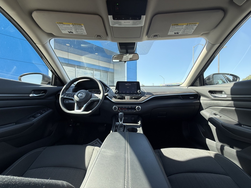 2025 Nissan Altima 2.5 SV photo 10
