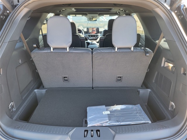 2025 Ford Explorer ST photo 28