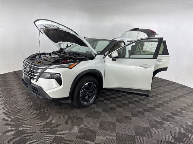 2024 Nissan Rogue SV photo 9