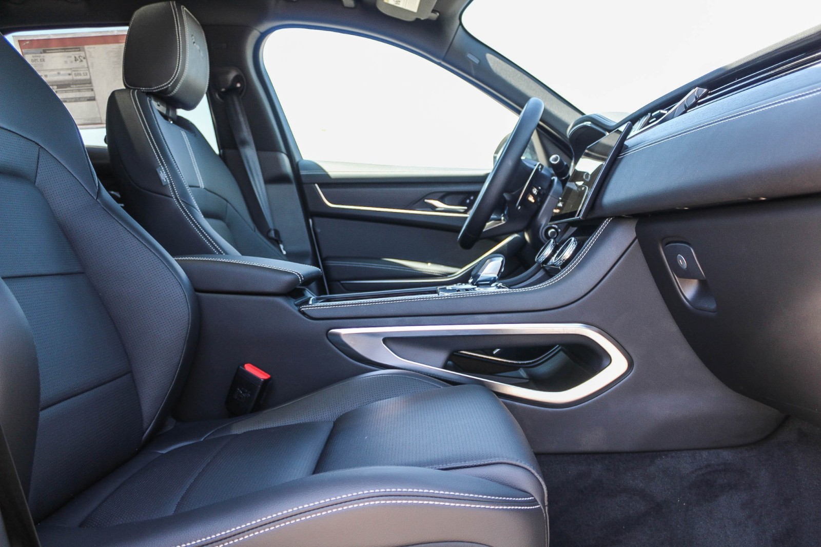 2025 Jaguar F-PACE P250 R-Dynamic S photo 13