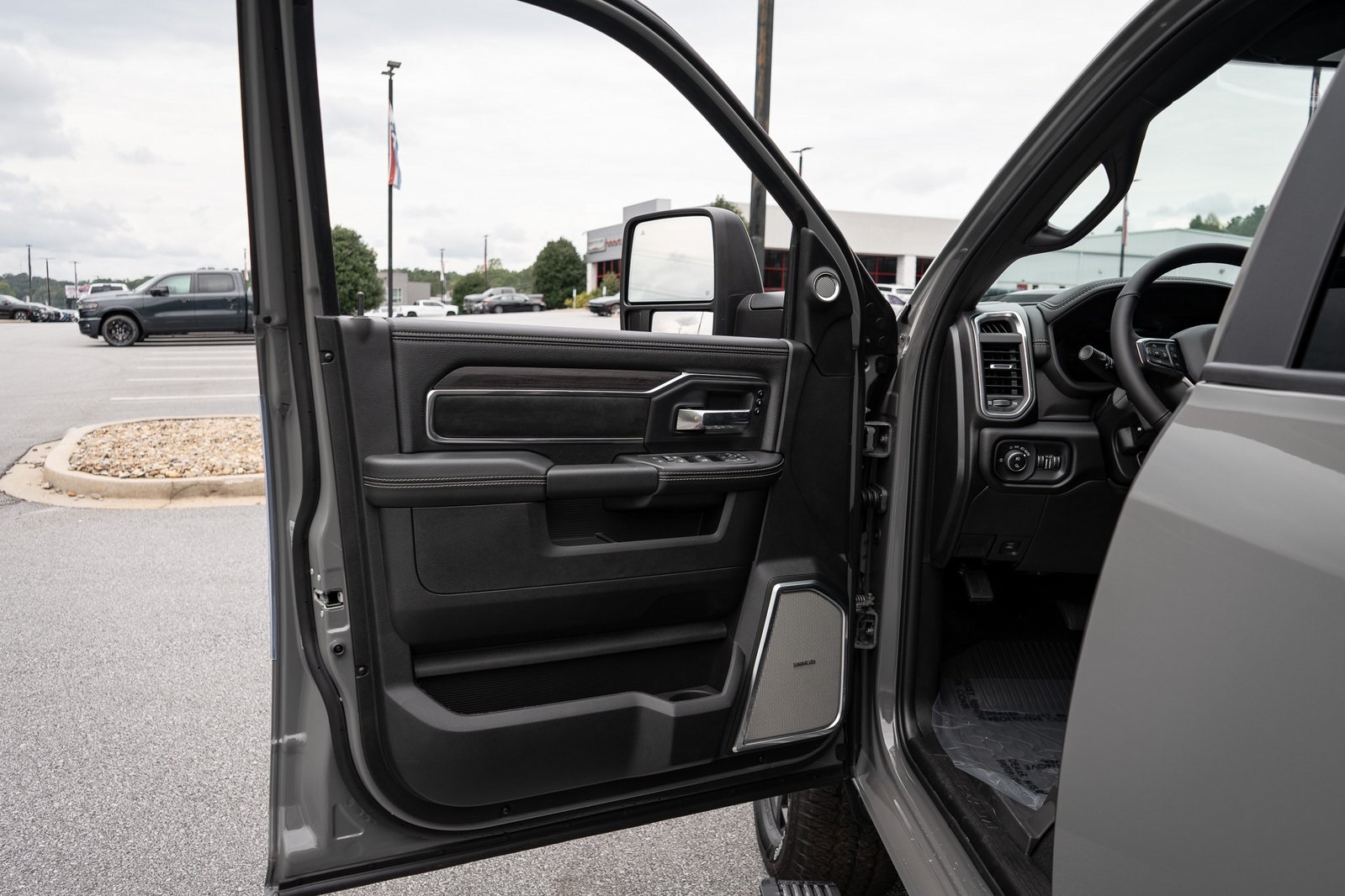 2026 Ram 2500 Laramie photo 16