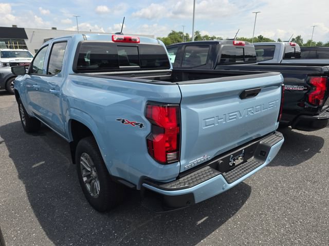 2025 Chevrolet Colorado Work Truck LT photo 2