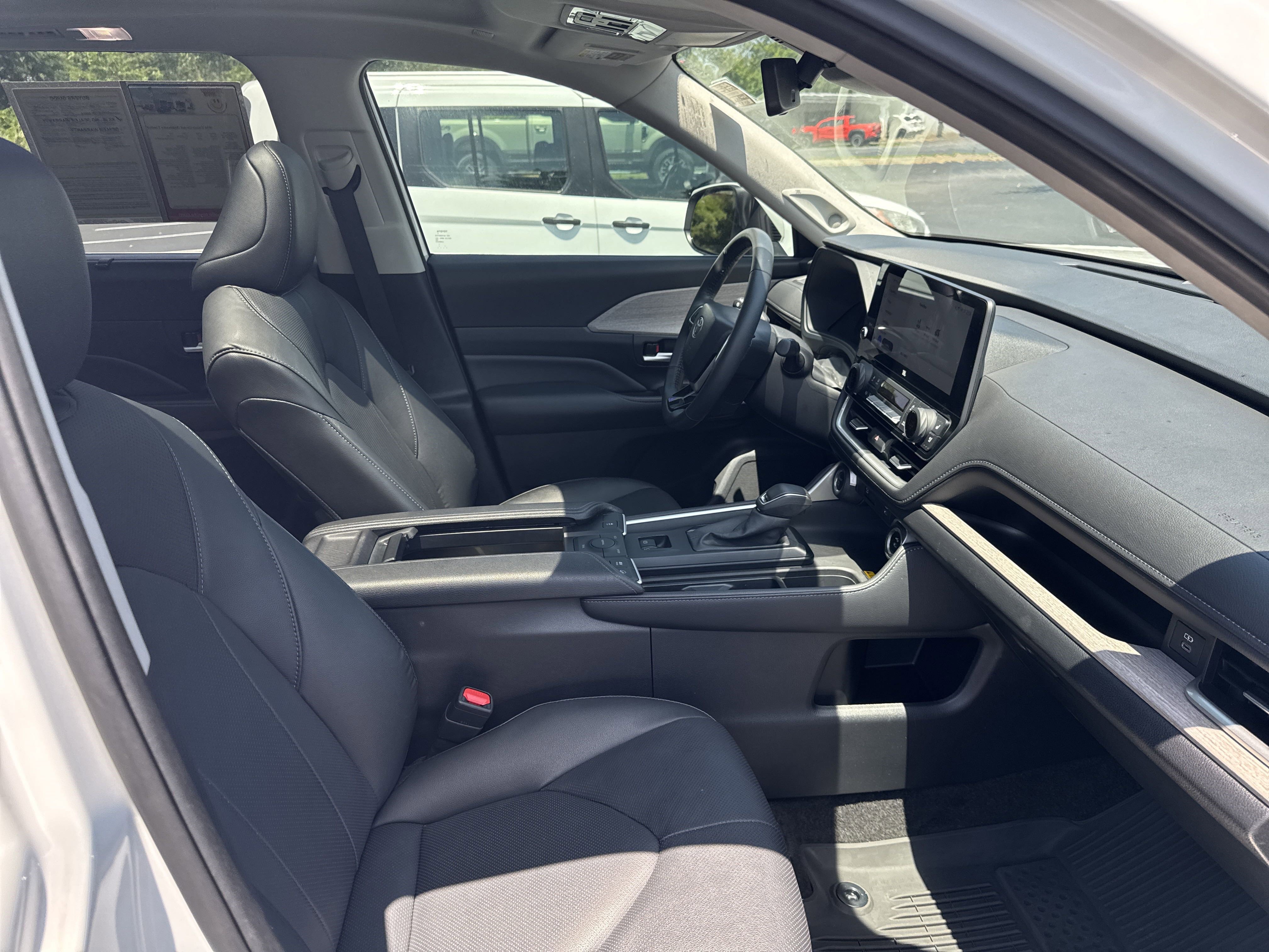 2024 Toyota Grand Highlander Limited photo 23