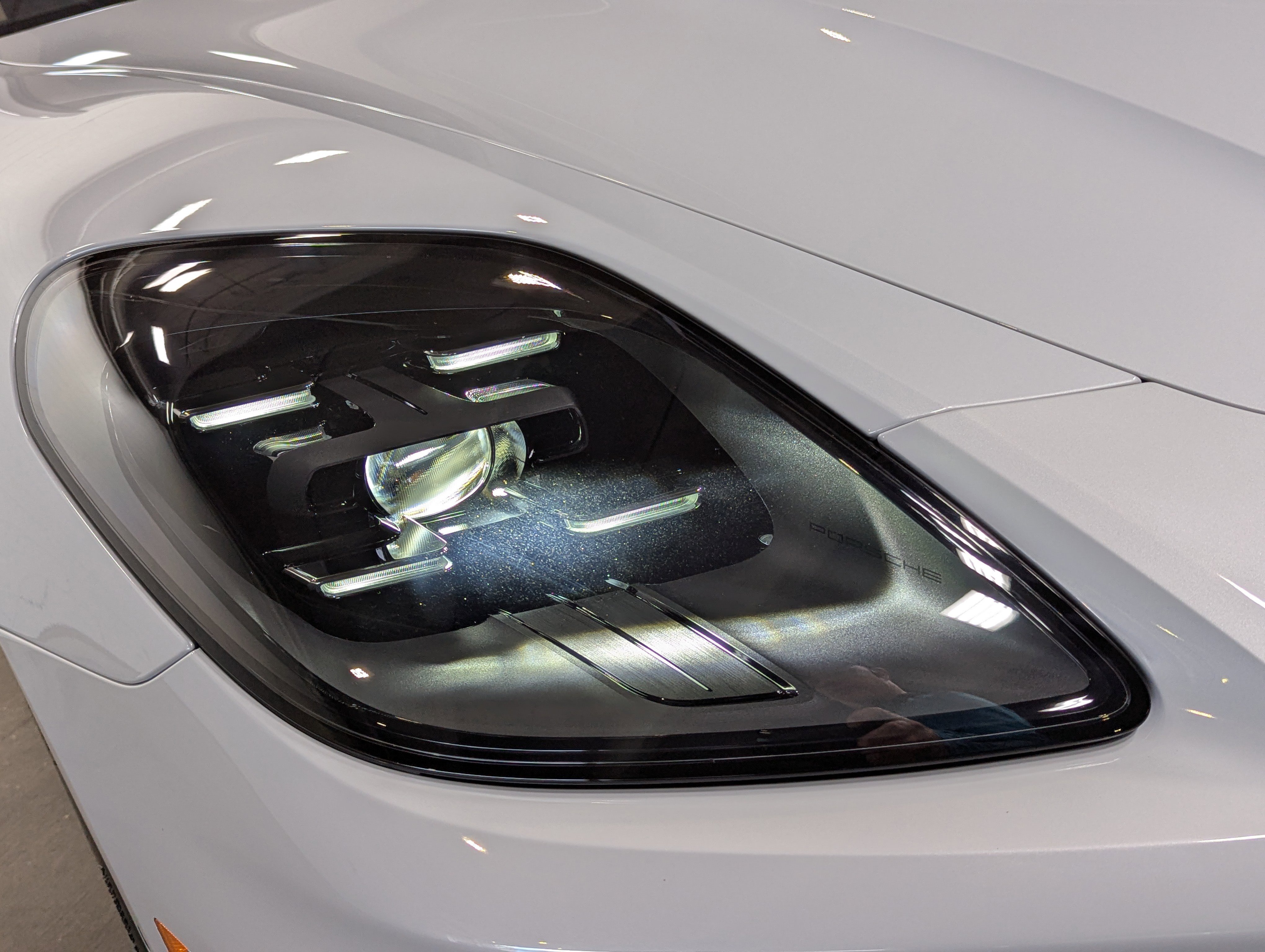2026 Porsche Panamera 4 E-Hybrid photo 4