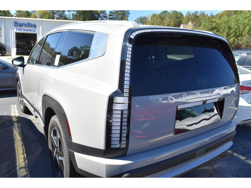 2026 Hyundai Ioniq SE photo 4