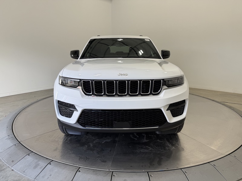 2025 Jeep Grand Cherokee Laredo X photo 2