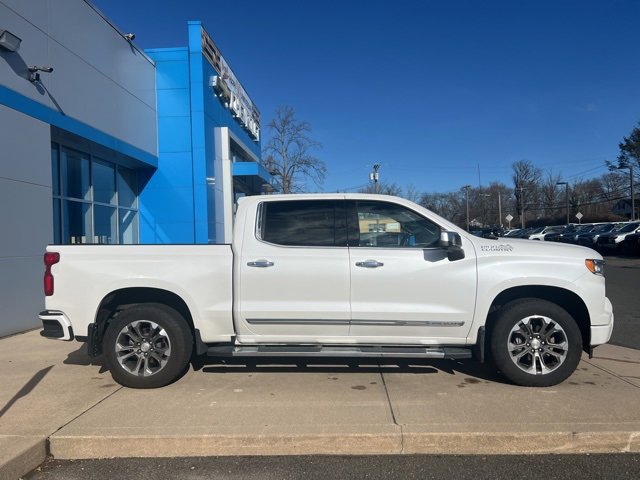 2024 Chevrolet Silverado 1500 High Country photo 2