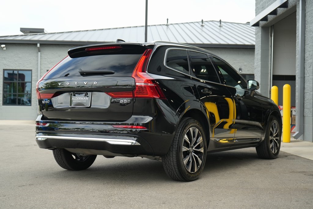 2023 Volvo XC60 B5 Plus photo 13