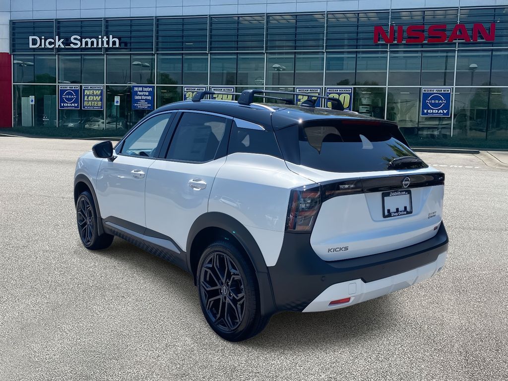 2025 Nissan Kicks SR photo 4