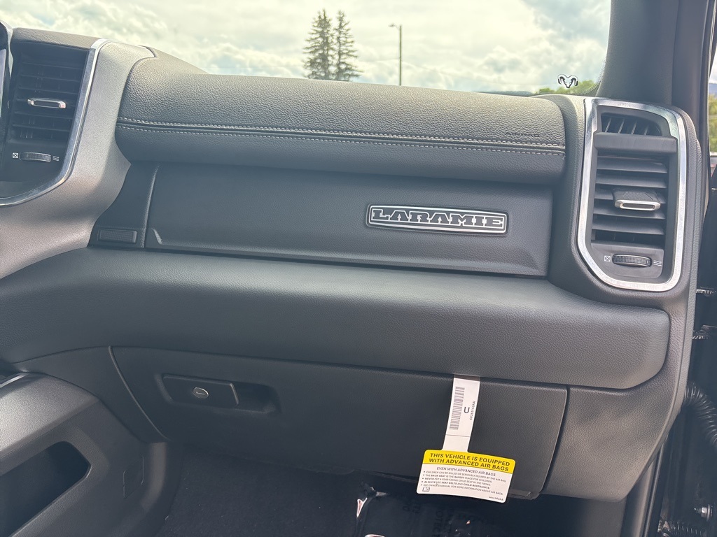 2025 Ram 2500 Laramie photo 19