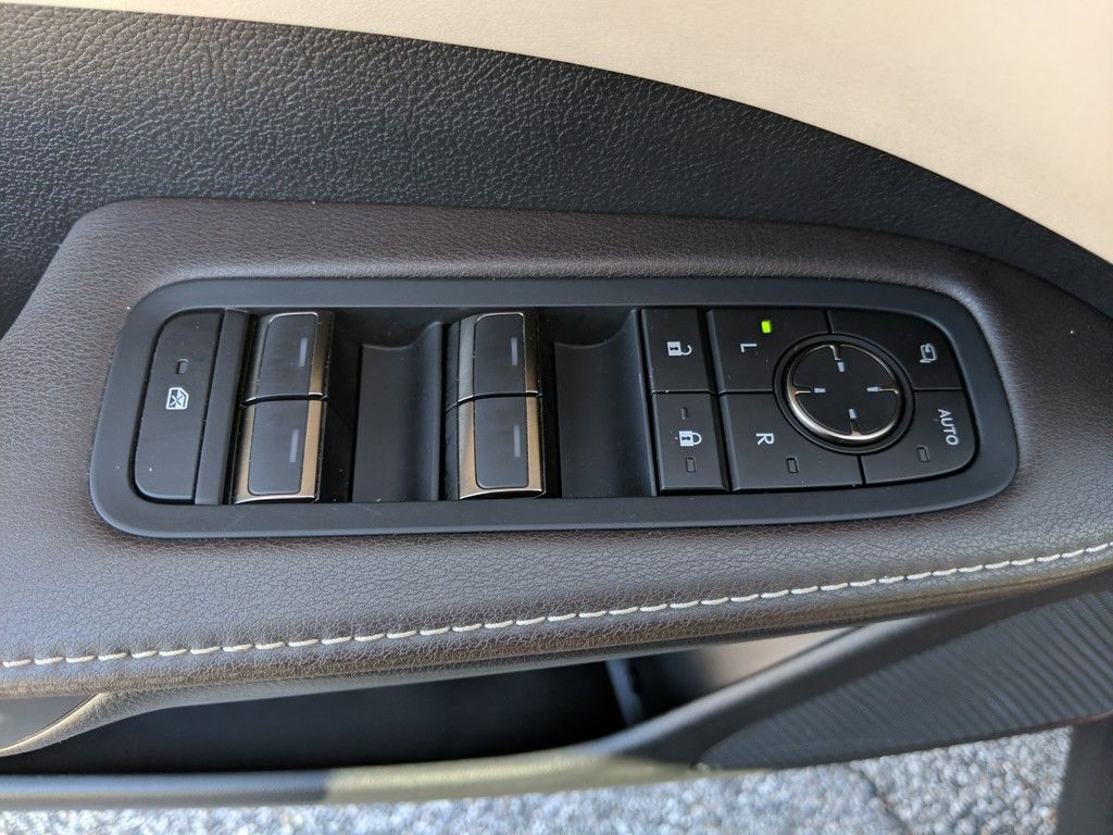 2023 Lexus RX photo 28