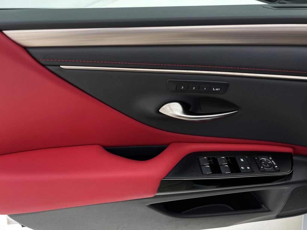 2022 Lexus ES 350 F SPORT photo 25