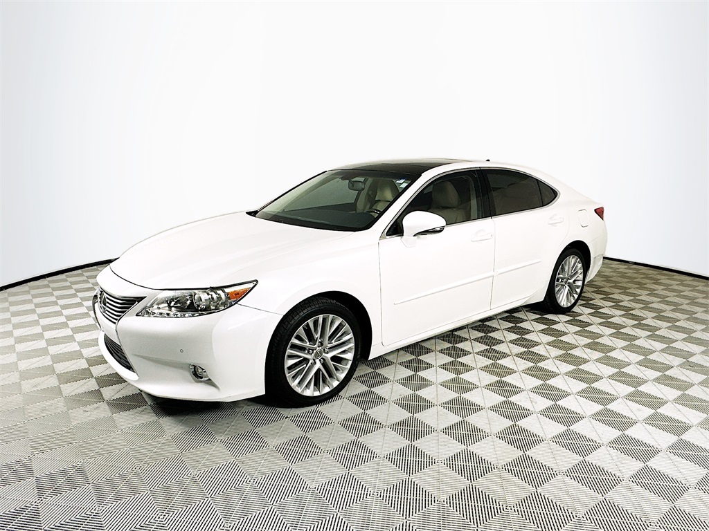 2014 Lexus ES 350 photo 2